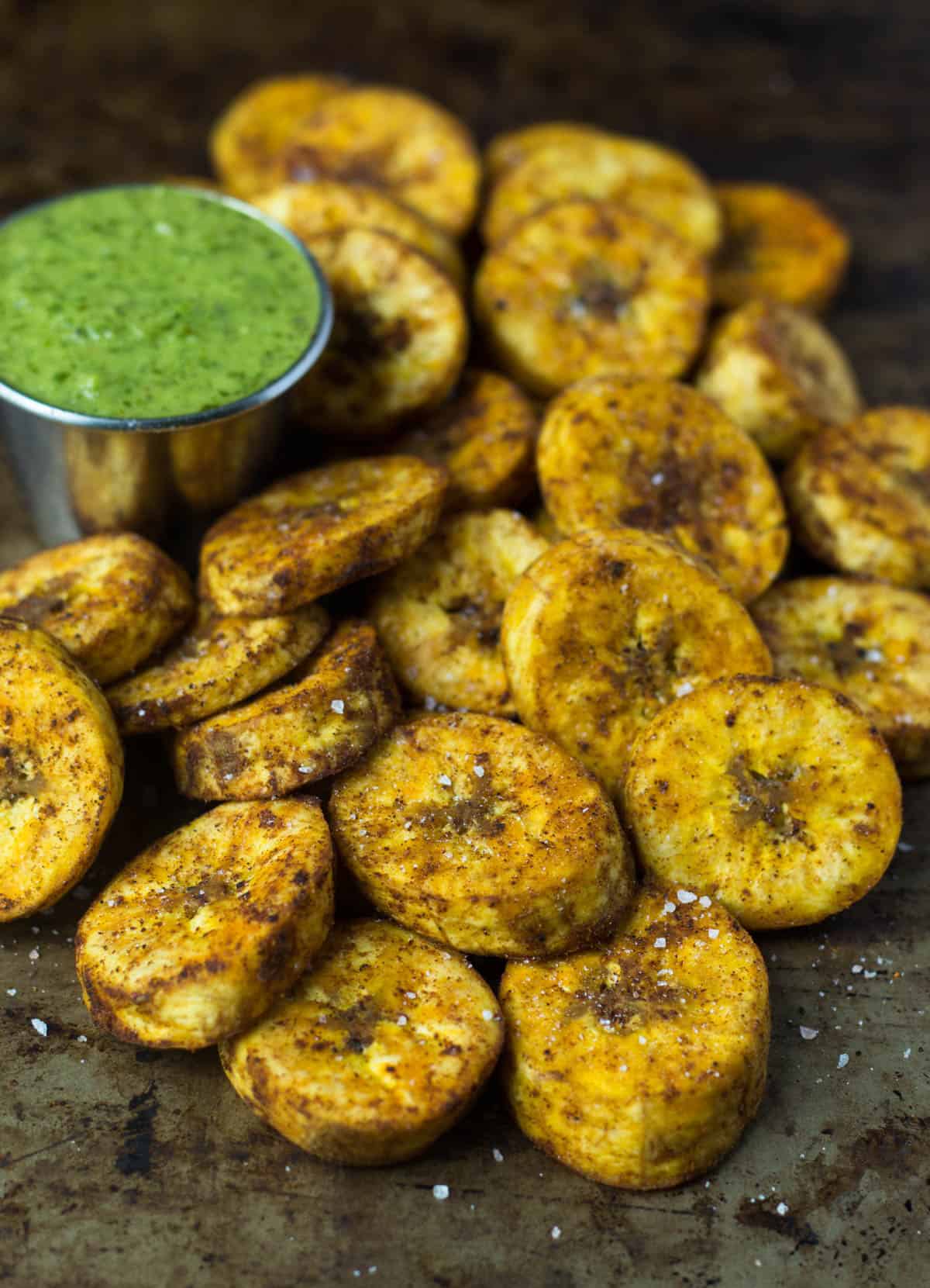 https://eatthegains.com/wp-content/uploads/2017/10/Sweet-Spicy-Baked-Plantains-1.jpg