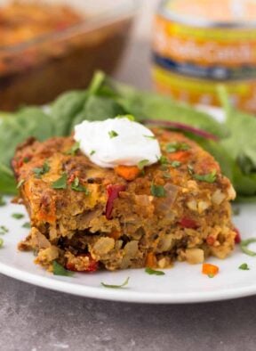 This Tandoori Tuna Casserole packs the flavor and makes an easy and healthy weeknight or meal prep dish that is gluten free, paleo, and Whole30 approved! - Eat the Gains