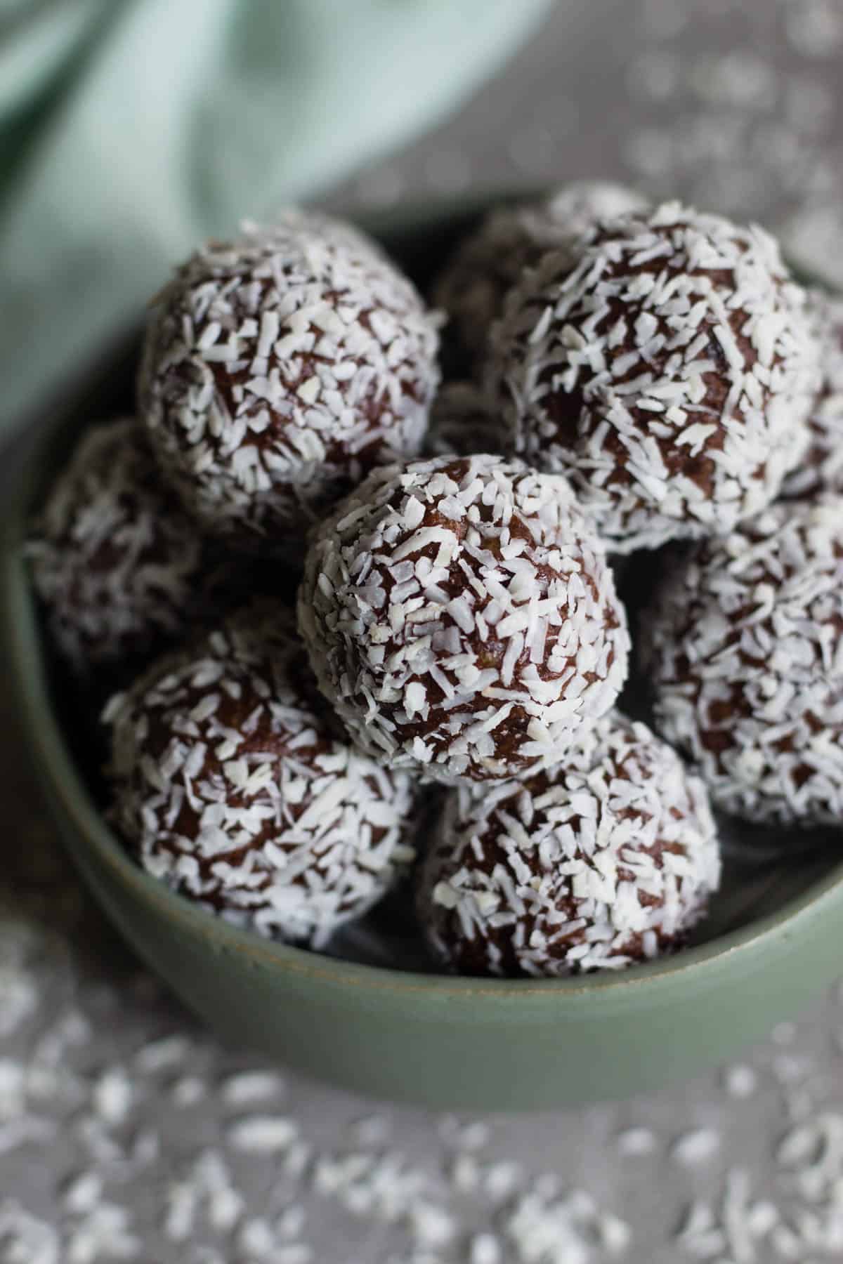 Protein Chocolate Peppermint Energy Balls 1