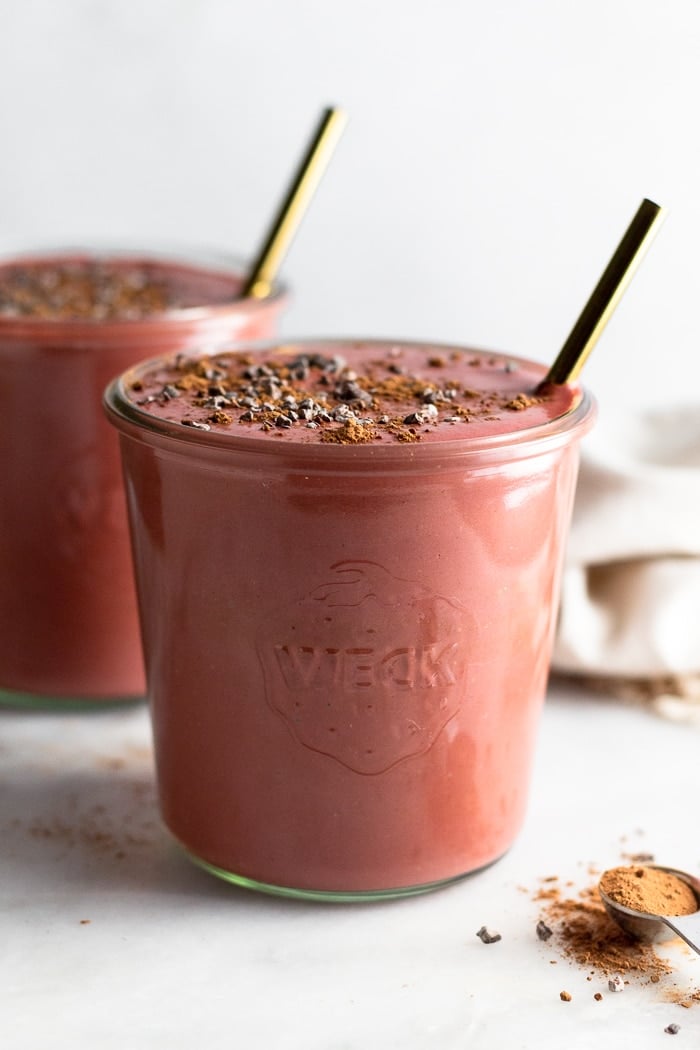 https://eatthegains.com/wp-content/uploads/2018/02/Beet-Smoothie-7.jpg