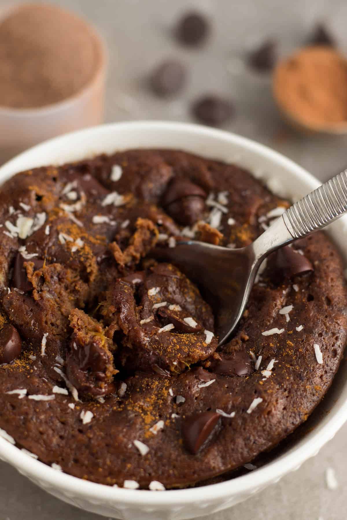 paleo-healthy-chocolate-protein-mug-cake-eat-the-gains