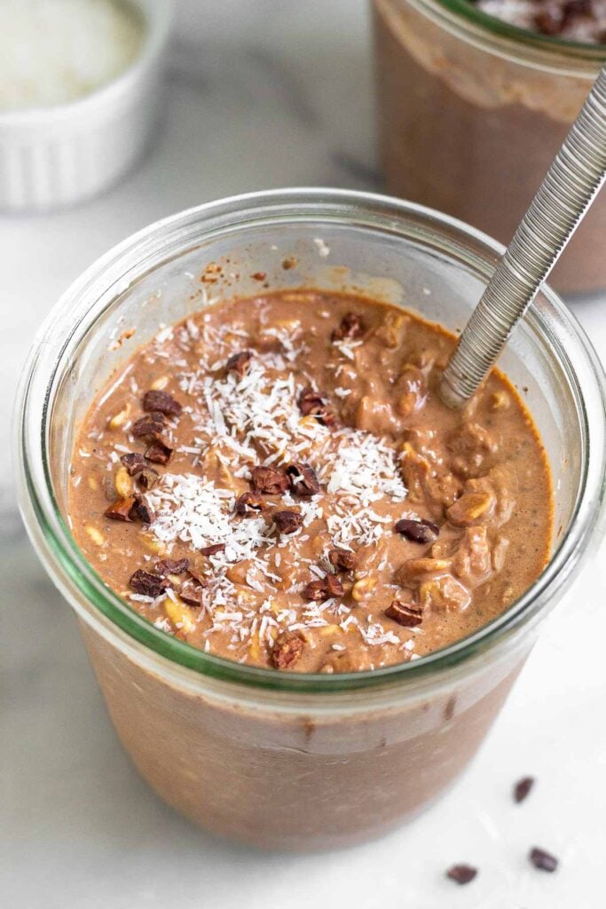 Healthy Peanut Butter Cup Overnight Oats - Happy Food, Healthy Life